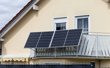 Fotovoltaico da balcone: permessi, tipologie e prezzi